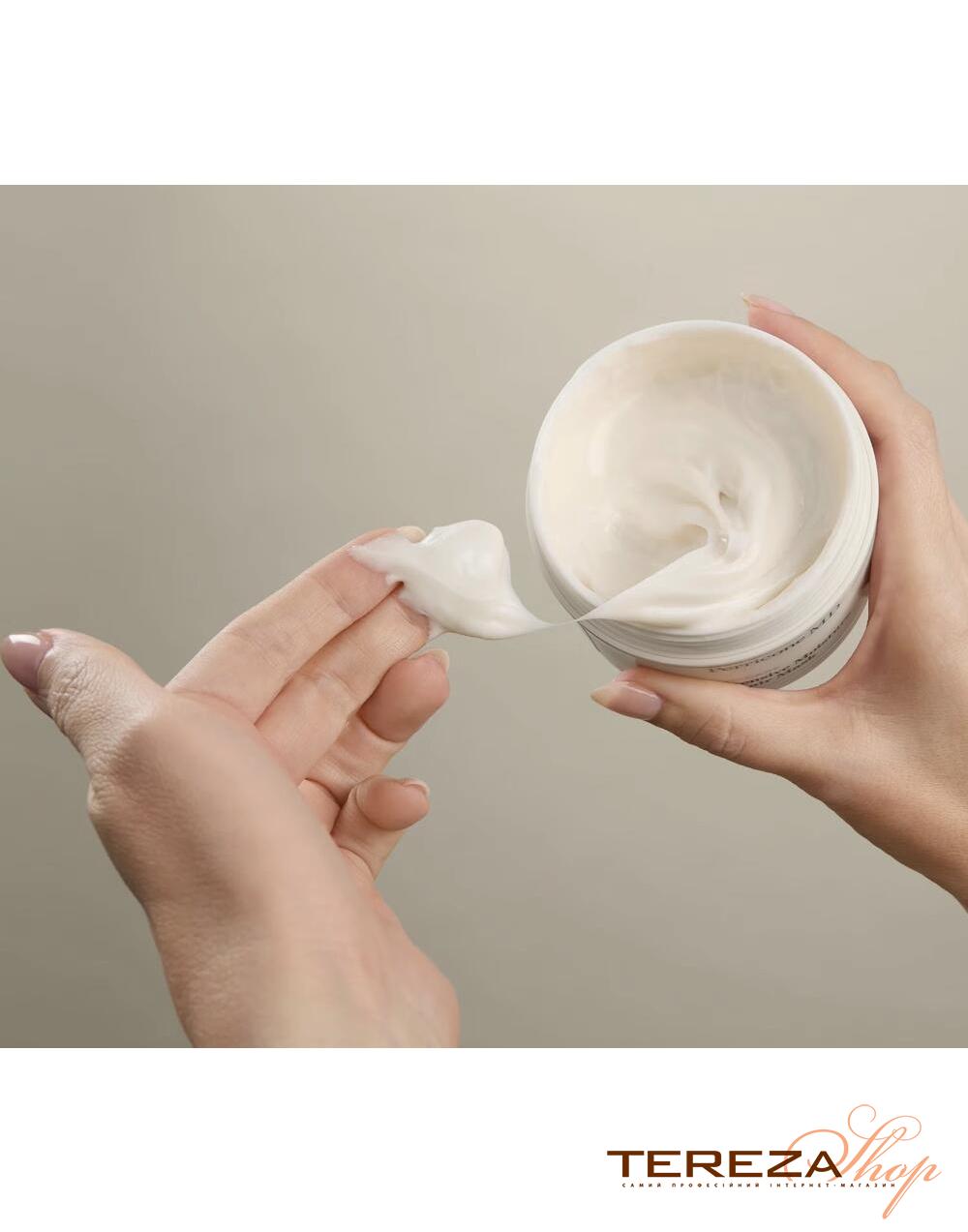 HYDRATING & STRENGTHENING MOISTURE HAIR MASK PERRICONE MD | Tereza Shop